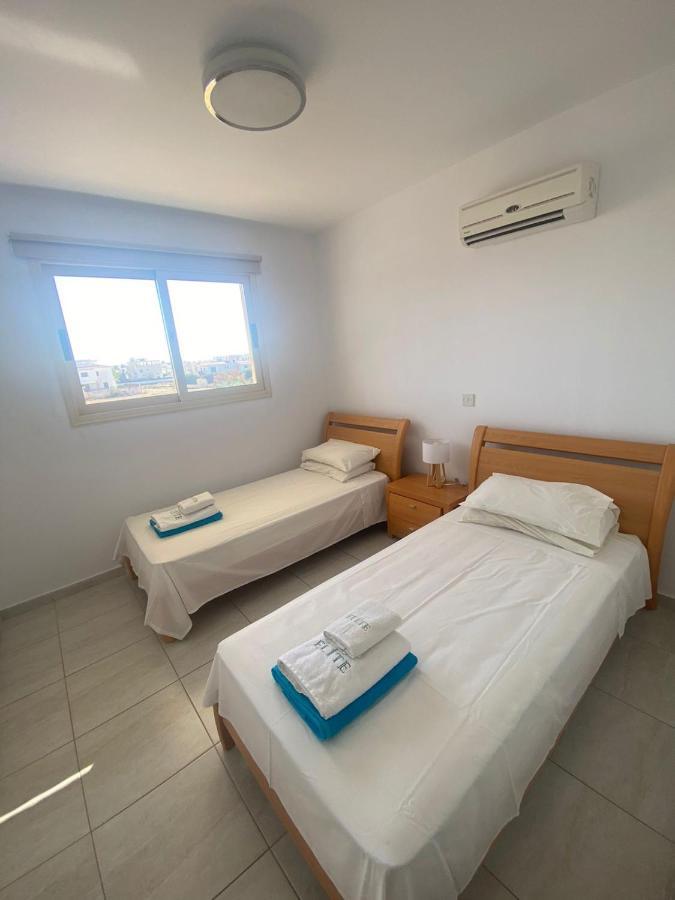 Royal-Seacrest Paphos-Center Vip Exterior foto